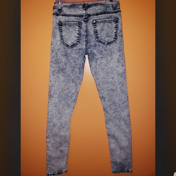 Blue jeans - Picture 2 of 3